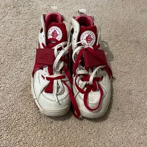 Nike hurache sneakers with double laces